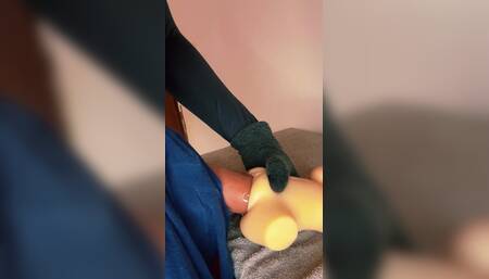 Nerd Who Likes Anime Never Had Sex and Filled a Glass of Cum His First Time