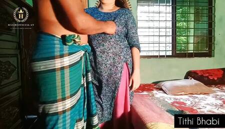 Desi Aunty Fucked With her Husband's Friend at Home