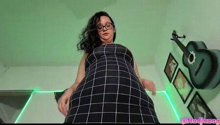 GOTH BBW: Farting in her slave