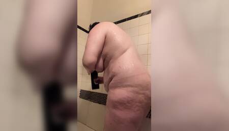 Desperately Pissing in the Shower