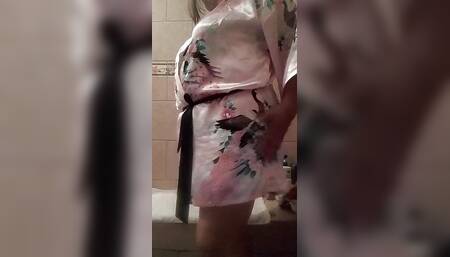 Mature stepmother accidentally sends a hot video to her