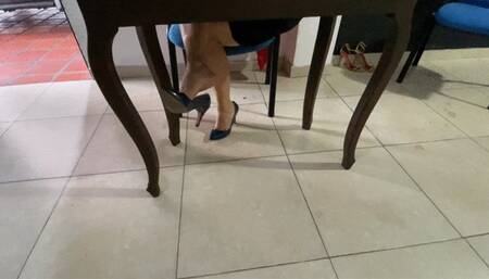 Teacher Barbara has a class in the morning but it's difficult to start