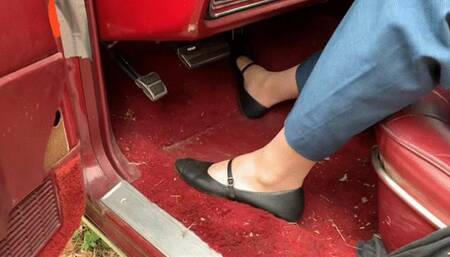 Custom clip: hand revvving my 460