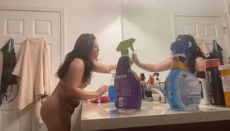 Sexifeetime - Cleaning my bathroom NAKED!