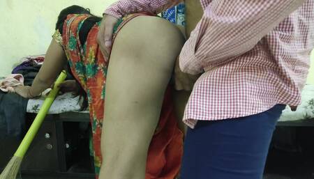 Desi Bhabhi Was Sweeping, Then the Boss Could Not Resist and Left Her Behind