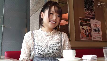 M420G08 A serious girl who is doing medical affairs that accepts the video shooting of the underwear model