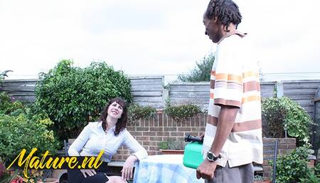 Big Round Ass MILF Fucked In The Backyard By BBC