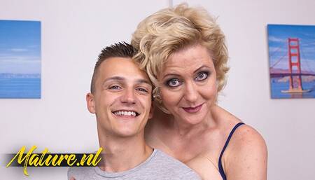 Horny Mature Housewife Fucks & Sucks Her Sons Bestfriend