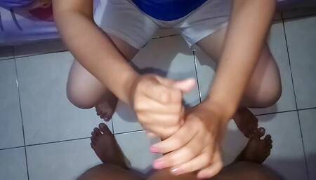 Stepmom give me handjob at room