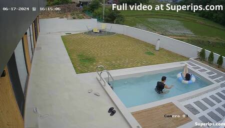 IPCAM – Korean teenage couple groping the pool