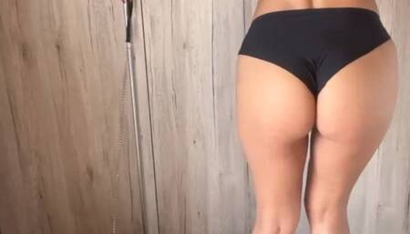 Calpesto il porco perche mi guarda e desidera - I walk the pig because he looks at me and desires MOBILE