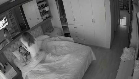 IPCAM – Petite brunette woman gets fucked to orgasm