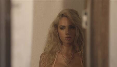 Summer Soderstrom topless & soapy