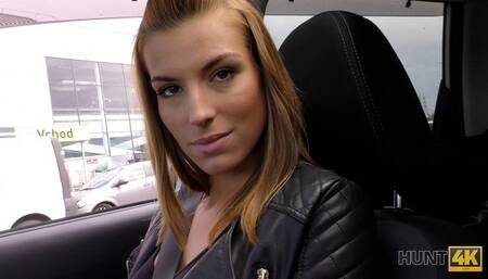 HUNT4K. Belle Lassie Fait un Bon Travail Pour Le Changement De Panier