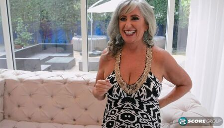 <b>Silva Foxx is a silver fox</b>