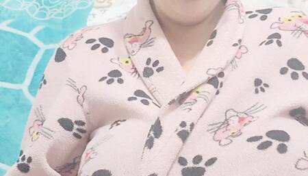 My pregnant belly is so HUGE I feel like Im about to BURST!