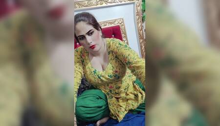 Big Boobs Indian Desi Bhabhi Sucking Cock