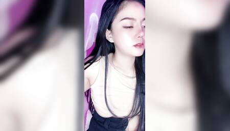 Nurul Yola who really likes her in a colmek