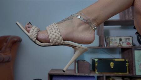 Ruslana - Head Of Slave In Chest Lick Creamy High Heels Shoes And Heels - Full - 4K