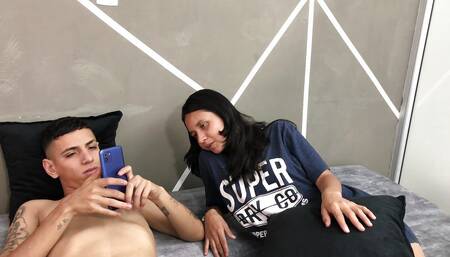 Stepsister with Big Tits and Big Ass Asks Me to Take Some Sexy Photos of Her and We End up Fucking