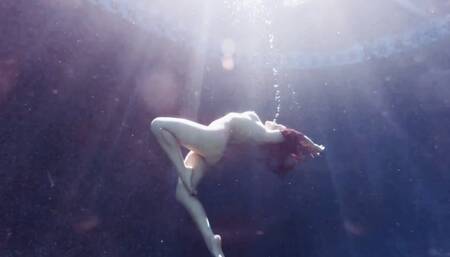 Ethereal Nude Underwater Modeling BTS with Raven Lynette