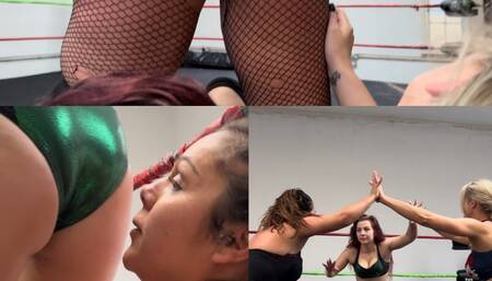 Triple threat Stinkface and submission match