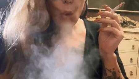Marlboro Gold - Today I just want to listen to some rock and blow a lot of smoke in your face - Puffs in your face, Triple pumps, Triple Puffs, Smoke rings, Nose exhales, Deep Inhales, Long Drag - Long blonde hair, Red lipstick, Long nails