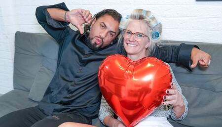 small granny ass gets stretched by fat dick