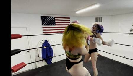 FFGFAN Betty vs Kisa Fantasy Boxing in Bikinis wmv
