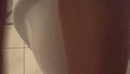 musical excretion and watering with piss see it from the floor