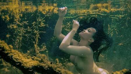 Raven Lynette Nude Underwater Posing in an Algae filled Spring