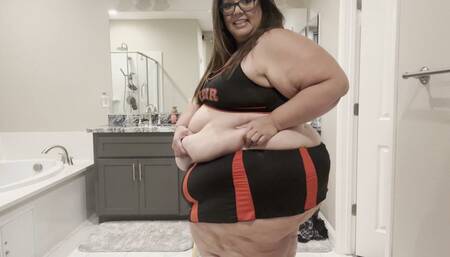 Plump Paradise: Costume Role Play Tease (SD)