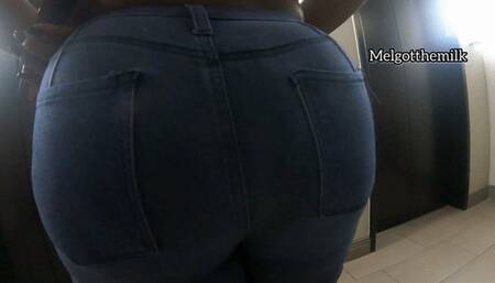 Public Farts is Crazyy!! Ep 1: Loud Gassy Shoe Shopping in skin tight jeans