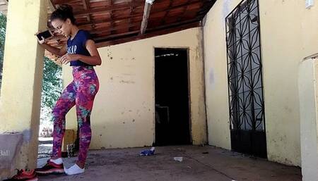 Girl in legging balIbusting