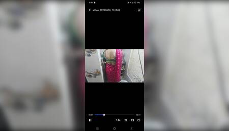 Desi bhabhi kitchen me khana bana Rahi thi tabhi devar ne piche li bhabhi ki