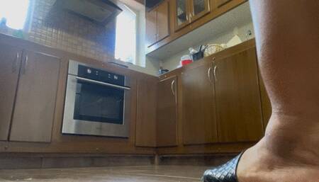 Balbina Big legs show Goddess in the Kitchen