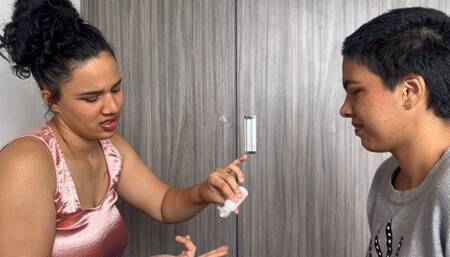 Stepsisters fuck their noses each other with their fingers