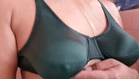 Wet Bouncing Boobs in Wet Green Vintage Bra