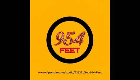 Asian goddess cat foot rub