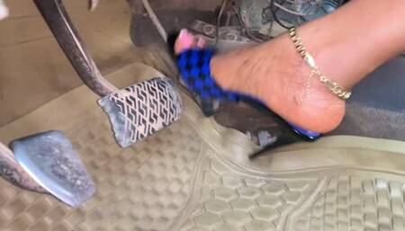 Cranking and Tryna Get my Old Beater Corolla to START