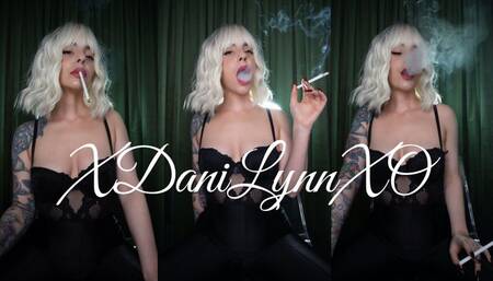 Smoking VS120 with Short Blonde Hair