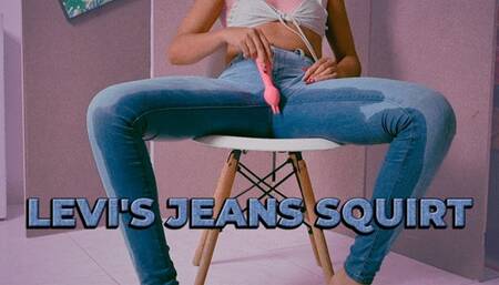 LEVI'S JEANS SQUIRT