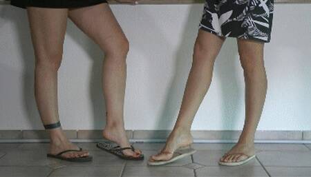 LeylaAndKatharinaPosing (WMV)