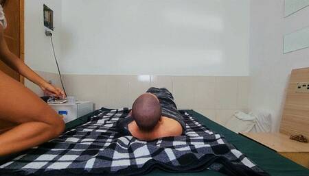 Face sitting teen sexy domme, by Goddess Mayara and Slave Covared, (cam by Manu) FULL HD