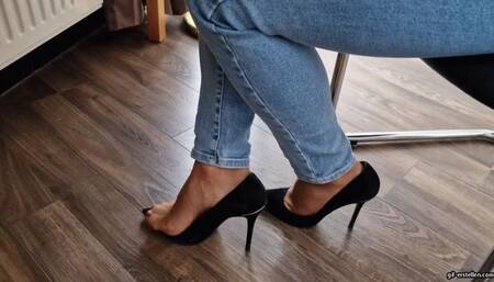 A guy ties me to a chair and tickles my feet wmv 1280 x 720