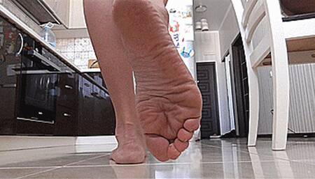 Natural feet! MP4