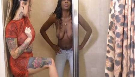 Lady Velvet wants to see Paris piss wmv