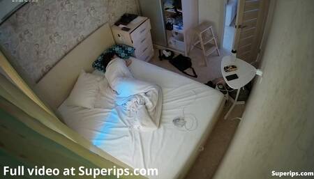 IPCAM – Russian teenage girl masturbates topless