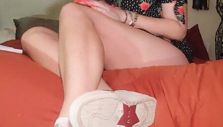 Homewrecking with Smelly Feet & Footjob