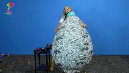 Barbie F Debuts Doing Balloon Stuffing Part 2 HD (1920x1080)